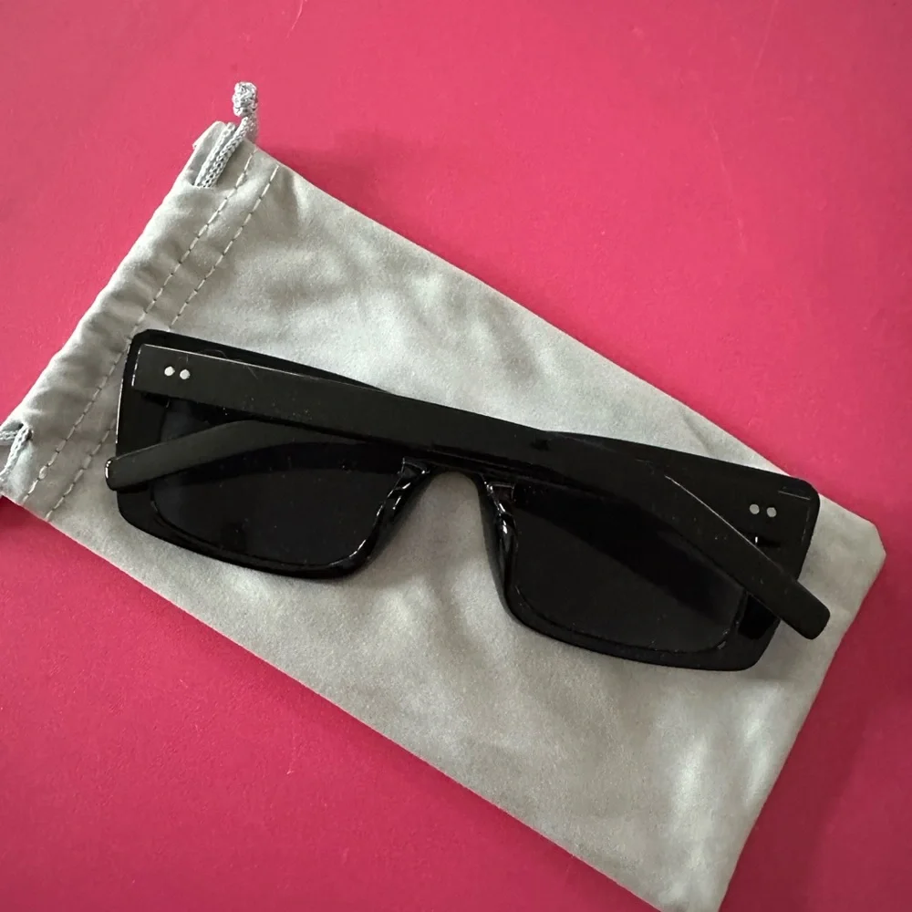 Stylish Black‎ Square Sunglasses